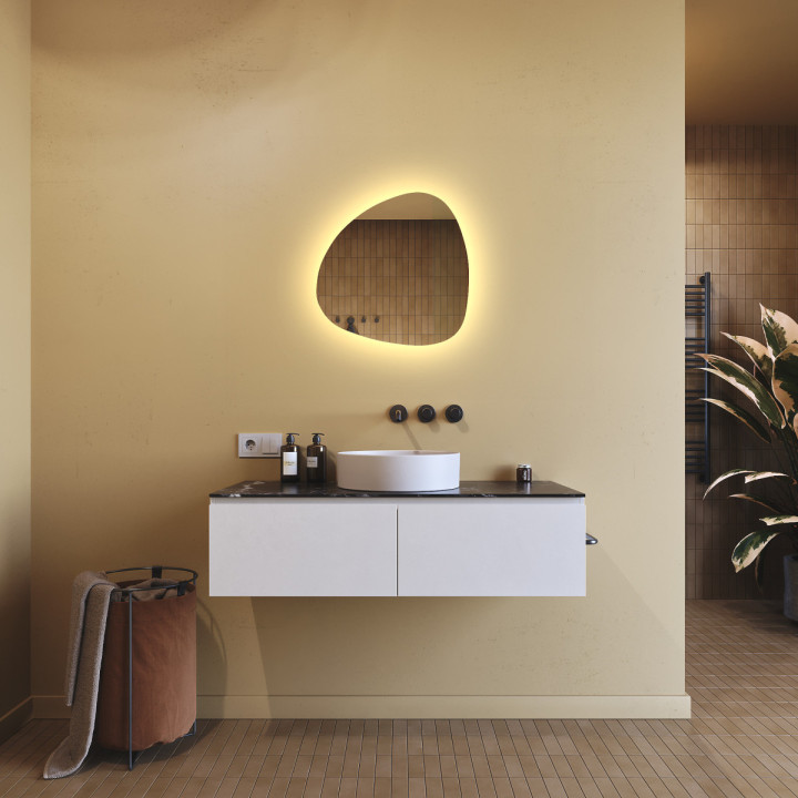 Specchio decorativo irregolare a LED 54x54 cm con colore caldo 3000K